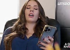 American Lesbians Giselle Blanco & Madi Meadows Finger Each Others Pussy - A GIRL KNOWS