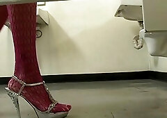 Jessica Foxx fucks Chad Diamond at a Gloryhole