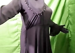 Desi-Queen1 entertains with dance and naughty chatting in the bedroom