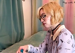 Balloon fetish, balloon pop, unexperienced