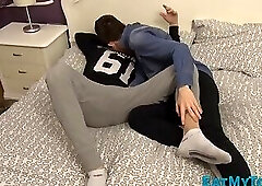 Kinky teenager kisses feet