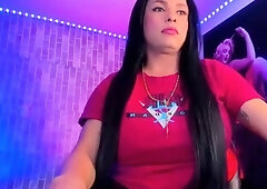 Amateur webcam brunette loves sucking on some fat cock