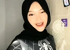 Amateur wild chick solo masturbation