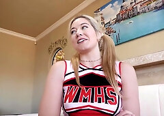 Cheerleader River Lynn Has A Big Booty