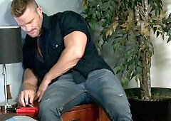 High Performance Men: Eager Fingers and Hungry Lips