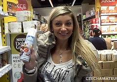 Good lady is sucking a massive penis on the knees and getting pleasure