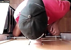 Cocksucking amateur DILF closeup sucks gloryhole dong