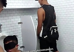 Fuck in toilet - pleasecomein