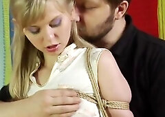 Amateur chick tries BDSM sex with her kinky boyfriend