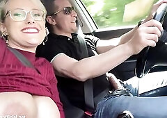 Beauty Wicky spontaneous car screwing