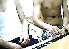 two TURKISH STUDS HAVING JOY ON CAM