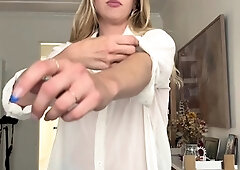 Big boob brunette masturbates on webcam