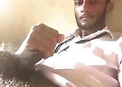 Pinoy makes desi cum