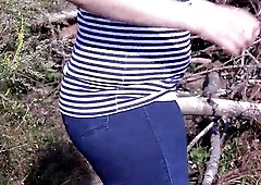 Hirsute snatch piddles powerfully on the street. Most good fountain of urine.