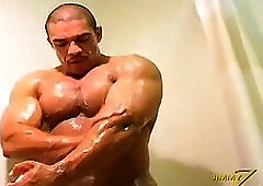 Gorgeous Bodybuilder Solo