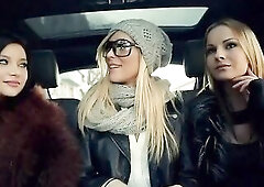 The wife of a football player sucked the trainer so that her spouse was taken to the team