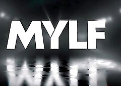 Momdrips – Charli Phoenix – Viral Dick