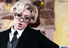 Mother I'd Like To Fuck roleplays and facesits her teen fan