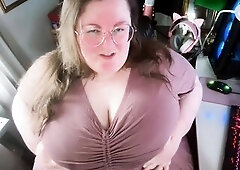 BBW Crystal Walter, aka MrsApple supplicates for slaver's cum, sucks BBC sex toy then plays with the filthy results. Consummate for fans of SSBBW