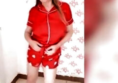 Sexy GILF moves seductively