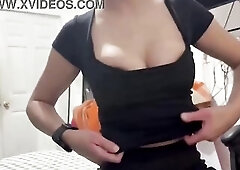 My girlfriend gives me a tugjob and then a oral-sex.