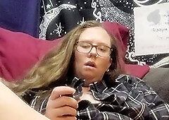 OOZING MOIST CUNT - Hawt playgirl finger screwing her twat untill I squirt!