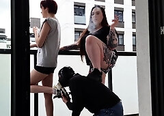 Foot fetish cumload with brunette