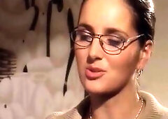 Boss enjoys his secretary on his desk