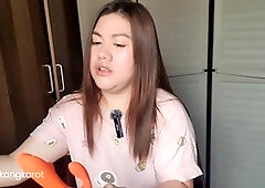 Andrea's solo session with her toy leads to a satisfying climax