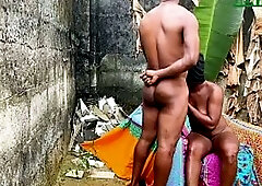 Black hotbabe outside sex tape banging so hard