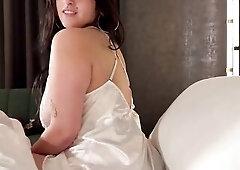 Casting Curvy: Sharing a couch with THICK Latin chick Step-Sis