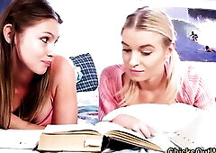 Cute aussie teen licks and rubs lesbo amateurs vagina