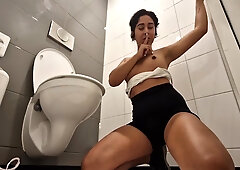 Latina Girl Sierra Nevadas Does Masturbation