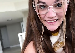 Amateur teen blowjob and cumshot