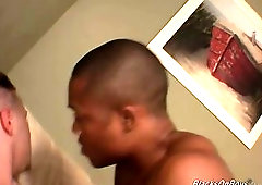 Gay dude takes on this big black cock