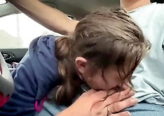 Street cockslut gives head while driving, this girl knows how to work my shaft