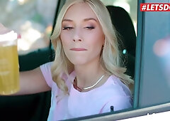 A Babe Knows: Sorority girls have a lesbian 3some with Lily, Kylie & Kay