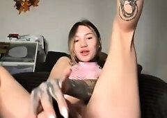 Kinky tattooed camgirl Future_star solo stretching wet anus