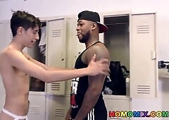 milky twunk getting a gay lesson from his ebony trainer at the gym