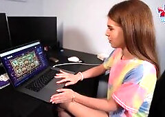 the Girl Became Boring to Play and She Decided to Have Sex