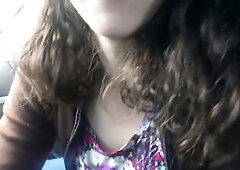 Primera mamada en el auto!! Estaba nerviosa, pero lo hice correrse