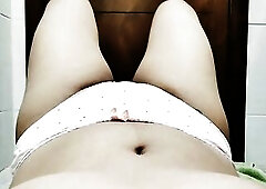 Transsexual Cums and pees :))