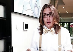 Large Ass White Gal Shows Up With A Bread To Get Bred