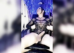 Trans woman jerks off her large schlong during the time that sitting. T-Girl jerks off her biggest knob, prepares your vagina and your throat for her 