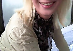 Public hook-up and urinating gig