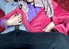 Turkish immigrant Souzan Halabi gets filled by her ebony coworker in London