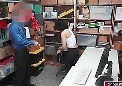 Hot shoplifter agrees to fuck LP officer