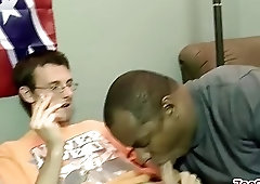 Older black dude loves suckling white dicks