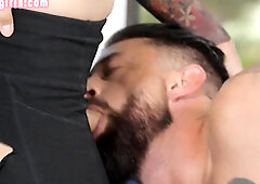 Black and white shemales fucked in ass in threesome