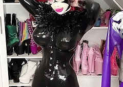 Redhead Hottie With Nice Ass Masturbating